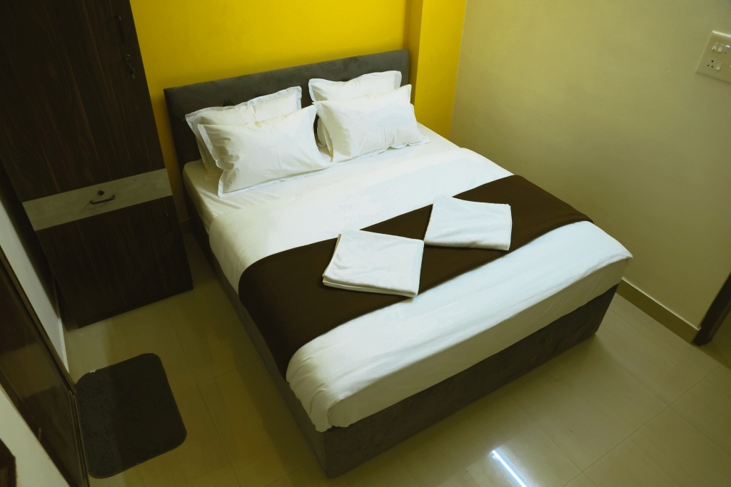 ROOM/SUITE
